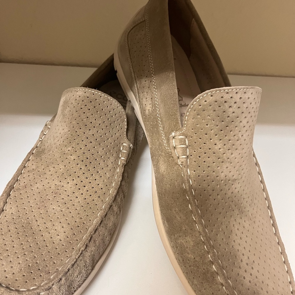 Ecco Men's Beige Suede Loafers